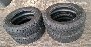 225/65R17 Pirelli scorpion all Terrian tires. Leave your whatsapp number if interested.