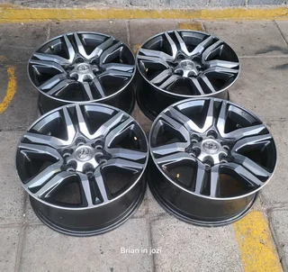  17-inch Toyota Hilux/Fortuner mag rims. Call/WhatsApp0️⃣6️⃣8️⃣7️⃣5️⃣1️⃣4️⃣4️⃣4️⃣2️⃣