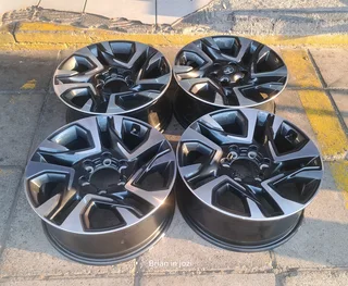  18-inch Toyota Fortuner/Hilux mag rims. Call/WhatsApp0️⃣6️⃣8️⃣7️⃣5️⃣1️⃣4️⃣4️⃣4️⃣2️⃣