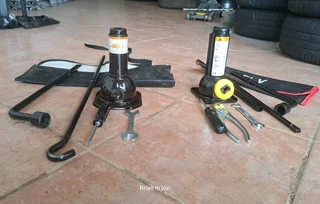 ✅️GWM jack and Quantum jack for sale. Leave your whatsapp number if interested.