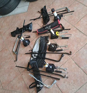 Hydraulic bottle jacks(Toyota, Quantum, GWM and Isuzu). Leave your whatsapp number if interested