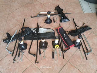 Hydraulic bottle jacks(Toyota, Quantum, GWM and Isuzu). Leave your whatsapp number if interested