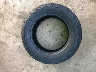  265/60R18 BFgoodrich tire for sale. Call/WhatsApp.