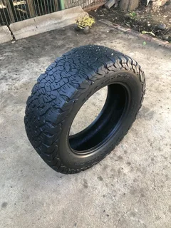  265/60R18 BFgoodrich tire for sale. Call/WhatsApp.
