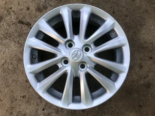  15-inch Toyota Etio mag rims for sale.