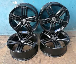 A set of 19 inch OEM VW golf 5/6 /7 and VW Tiguan. also fit VW caddy and Audi A3 /A4/A5 /A6 /A7