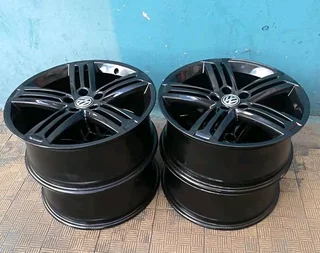 A set of 19 inch OEM VW golf 5/6 /7 and VW Tiguan. also fit VW caddy and Audi A3 /A4/A5 /A6 /A7