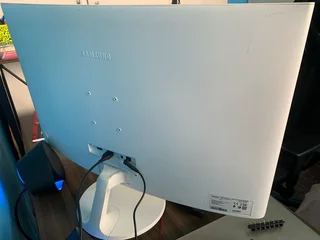 Samsung curved monitor 32”Resolution - 1920 x 1080Refresh rate - 60HzSamsung curved monitor 32”Resol