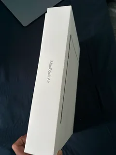 MacBook Air 15&#34; M3 (2024) – 16GB RAM / 512GB SSD 1-month old, like new.