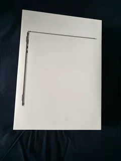 MacBook Air 15&#34; M3 (2024) – 16GB RAM / 512GB SSD 1-month old, like new.