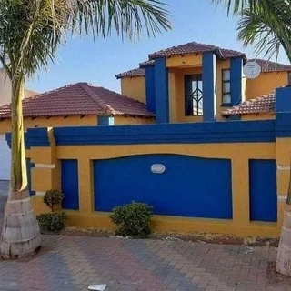 PAINTER AT KEMPTON PARK