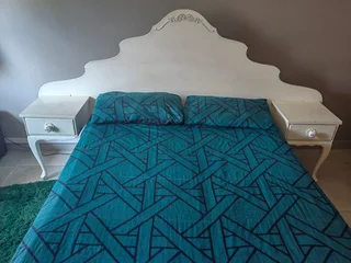 Headboard double bed