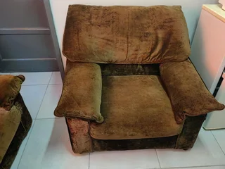 Couches - Ad posted by Denice Olivier