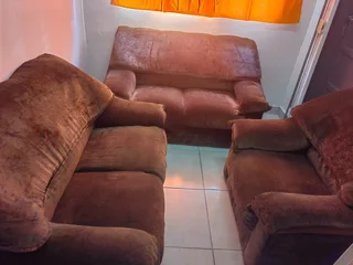 Couches - Ad posted by Denice Olivier