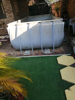 Kiddies splash pool rectangular in size