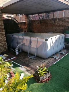 Kiddies splash pool rectangular in size