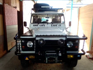 2007 Land Rover Defender SUV