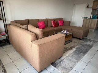 U-Shaped Couch for Sale! R10 000