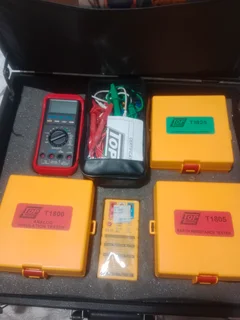 Box of toptronic electrical installation testers