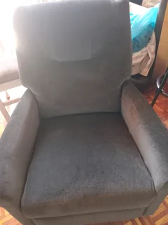 Lazy boy recling chair