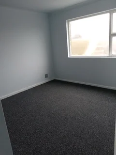 Room to let with ensuit bathroom and kitchen to share.