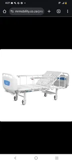 Hospital bed with mattress (manual)