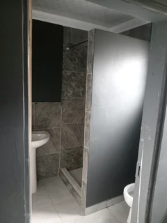 Bachelor to rent in Mamelodi west c1