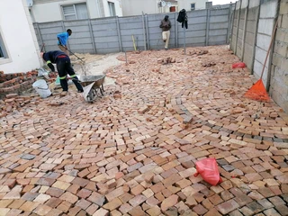 Wheatstone hulf bricks pavers