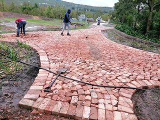Hulf bricks paver