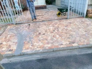 Wheatstone hulf bricks paver