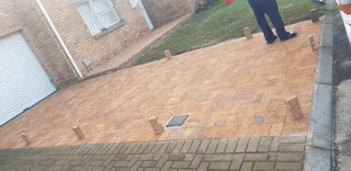 Paving installations