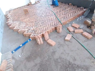 Wheatstone hulf bricks paver