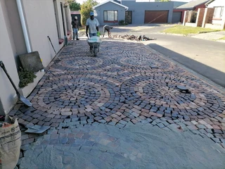 Wheatstone hulf bricks paver