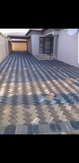 Paving installation