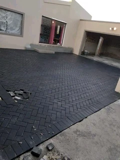 Paving installation
