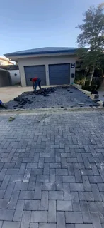 Paving installation
