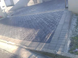 Paving installation