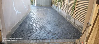 Paving installation