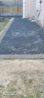 Paving installation