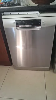 Dishwasher for sale in. Burgundy Estate