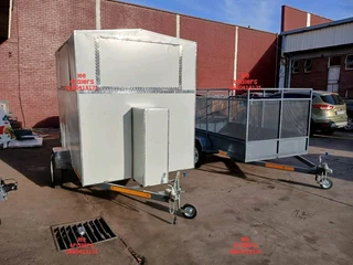 Mobile kitchen plus luggage trailer