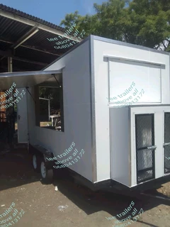 Lee mobile kitchen trailers and mobile bar for business