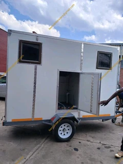 Lee mobile VIP toilets