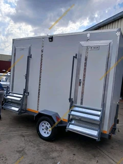 Lee mobile VIP toilets