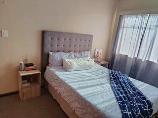 A  room to rent in a 3 bedroom apartment in milnerton center point