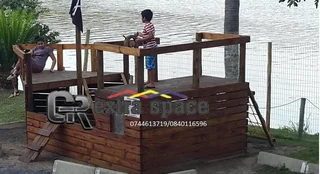 Jungle gyms and play houses, roundabouts