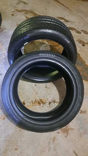 Two tires of size 315/35R21 Pirelli P Zero tires. Leave your whatsapp number if interested.