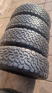 255/75R17 Bfgoodrich tires 90% thread left. Leave your whatsapp number if interested.