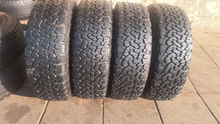 255/75R17 Bfgoodrich tires 90% thread left. Leave your whatsapp number if interested.