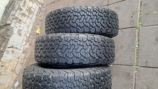 255/75R17 Bfgoodrich tires 90% thread left. Leave your whatsapp number if interested.